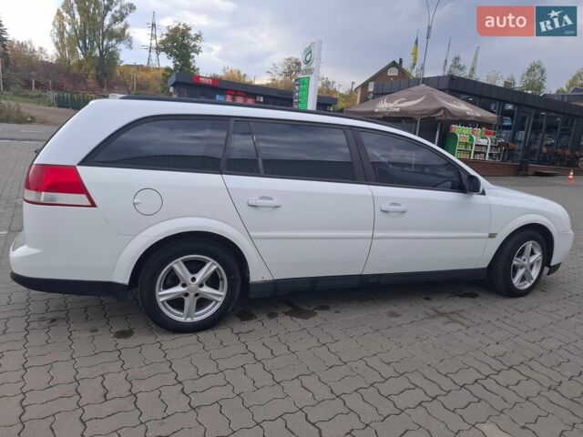 Белый Опель Вектра, объемом двигателя 2.2 л и пробегом 370 тыс. км за 3000 $, фото 2 на Automoto.ua
