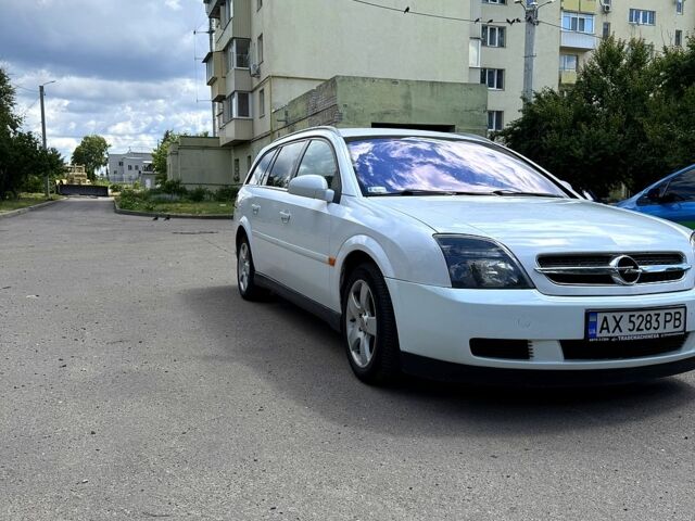 Білий Опель Вектра, об'ємом двигуна 2.2 л та пробігом 200 тис. км за 3400 $, фото 1 на Automoto.ua