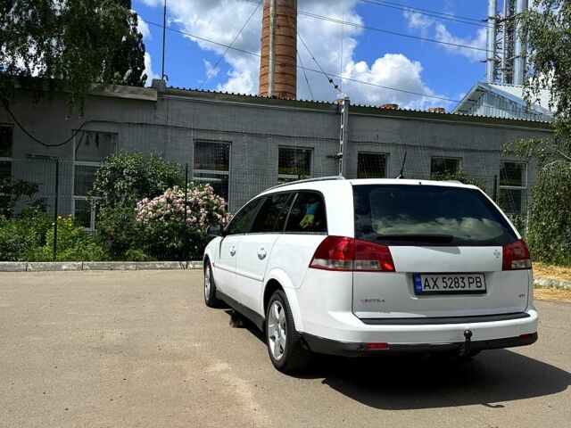 Білий Опель Вектра, об'ємом двигуна 2.2 л та пробігом 310 тис. км за 3800 $, фото 4 на Automoto.ua