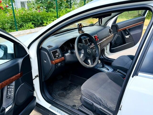 Білий Опель Вектра, об'ємом двигуна 2.2 л та пробігом 310 тис. км за 3800 $, фото 8 на Automoto.ua