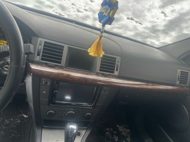 Белый Опель Вектра, объемом двигателя 3 л и пробегом 290 тыс. км за 1918 $, фото 7 на Automoto.ua