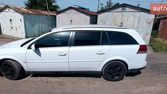 Белый Опель Вектра, объемом двигателя 1.9 л и пробегом 310 тыс. км за 4800 $, фото 12 на Automoto.ua