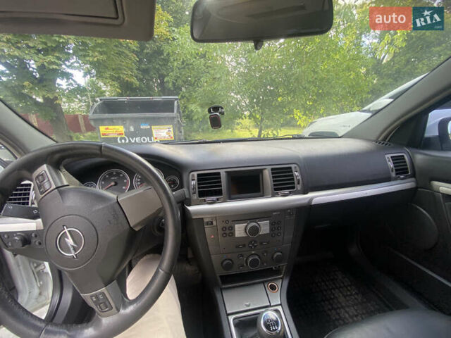 Белый Опель Вектра, объемом двигателя 1.91 л и пробегом 375 тыс. км за 4000 $, фото 1 на Automoto.ua