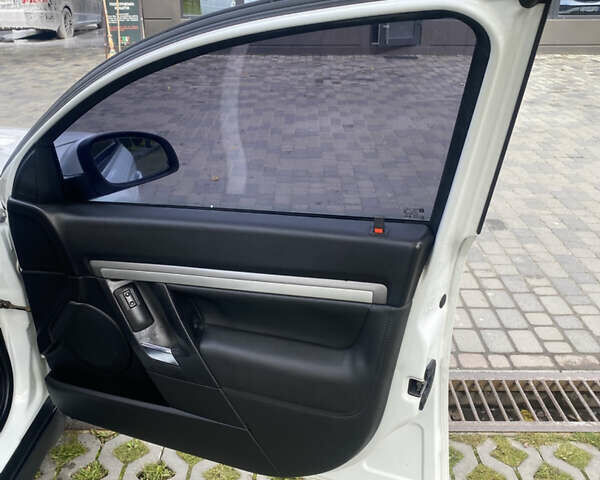 Белый Опель Вектра, объемом двигателя 1.91 л и пробегом 380 тыс. км за 4700 $, фото 26 на Automoto.ua