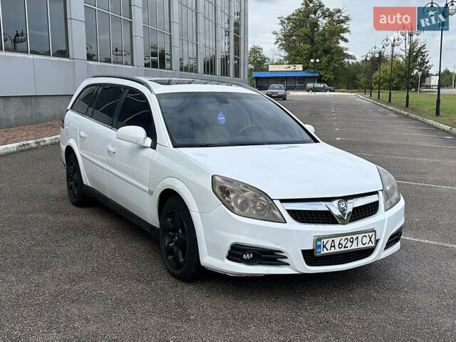 Белый Опель Вектра, объемом двигателя 1.9 л и пробегом 205 тыс. км за 3950 $, фото 4 на Automoto.ua