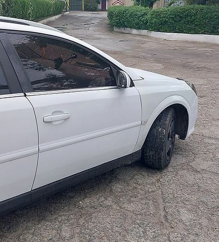 Белый Опель Вектра, объемом двигателя 1.91 л и пробегом 218 тыс. км за 4400 $, фото 7 на Automoto.ua