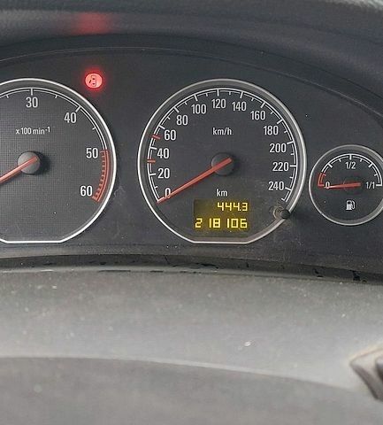 Белый Опель Вектра, объемом двигателя 1.91 л и пробегом 218 тыс. км за 4400 $, фото 13 на Automoto.ua