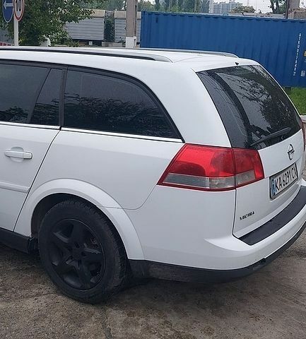 Белый Опель Вектра, объемом двигателя 1.91 л и пробегом 218 тыс. км за 4400 $, фото 10 на Automoto.ua