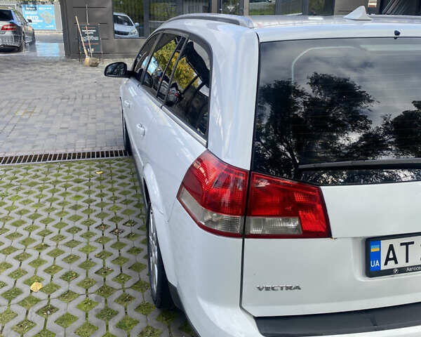 Белый Опель Вектра, объемом двигателя 1.91 л и пробегом 380 тыс. км за 4700 $, фото 1 на Automoto.ua