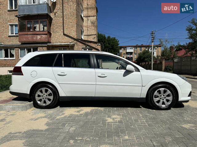 Белый Опель Вектра, объемом двигателя 1.9 л и пробегом 241 тыс. км за 7500 $, фото 9 на Automoto.ua