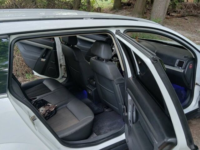 Белый Опель Вектра, объемом двигателя 1.9 л и пробегом 366 тыс. км за 5800 $, фото 8 на Automoto.ua