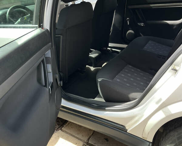 Белый Опель Вектра, объемом двигателя 1.91 л и пробегом 305 тыс. км за 5200 $, фото 3 на Automoto.ua