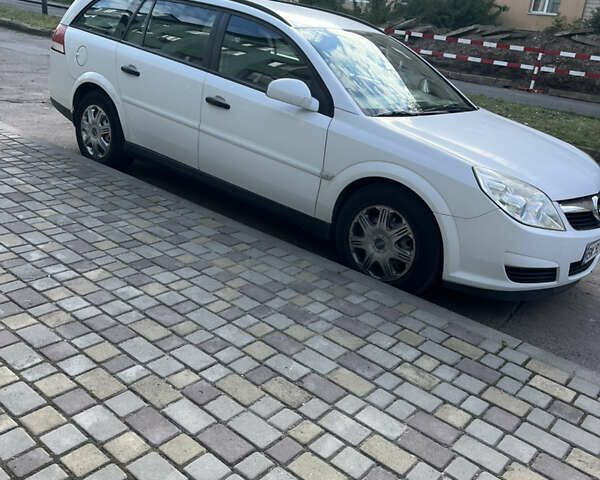 Белый Опель Вектра, объемом двигателя 1.91 л и пробегом 305 тыс. км за 5200 $, фото 6 на Automoto.ua