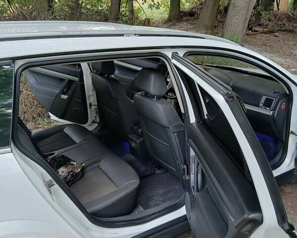 Білий Опель Вектра, об'ємом двигуна 0 л та пробігом 366 тис. км за 5800 $, фото 8 на Automoto.ua