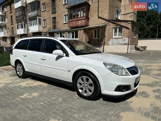 Белый Опель Вектра, объемом двигателя 1.9 л и пробегом 241 тыс. км за 7500 $, фото 7 на Automoto.ua