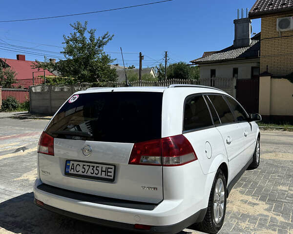 Белый Опель Вектра, объемом двигателя 1.9 л и пробегом 241 тыс. км за 7500 $, фото 10 на Automoto.ua