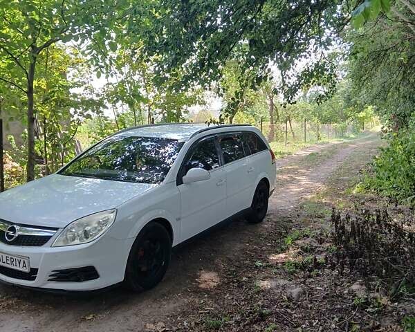 Білий Опель Вектра, об'ємом двигуна 0 л та пробігом 366 тис. км за 5800 $, фото 1 на Automoto.ua