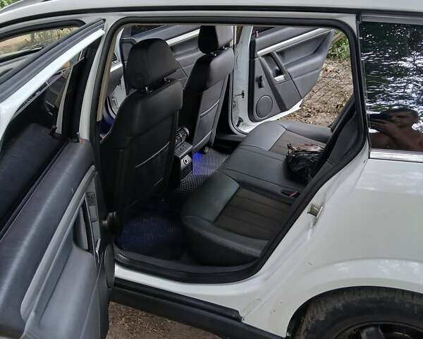 Білий Опель Вектра, об'ємом двигуна 0 л та пробігом 366 тис. км за 5800 $, фото 7 на Automoto.ua