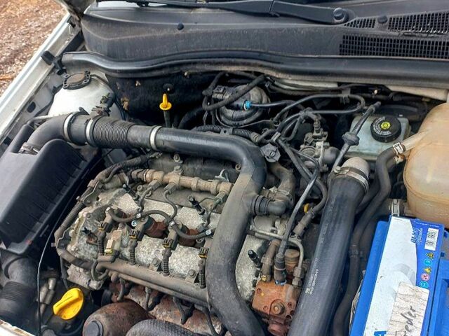 Белый Опель Вектра, объемом двигателя 1.2 л и пробегом 23300 тыс. км за 6000 $, фото 7 на Automoto.ua