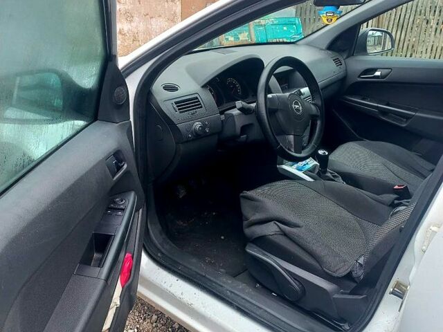 Белый Опель Вектра, объемом двигателя 1.2 л и пробегом 23300 тыс. км за 6000 $, фото 11 на Automoto.ua