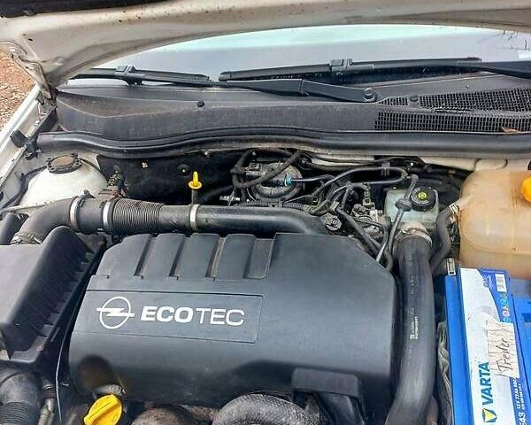 Белый Опель Вектра, объемом двигателя 1.2 л и пробегом 23 тыс. км за 6000 $, фото 5 на Automoto.ua