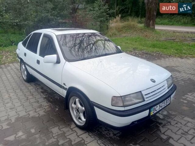 Белый Опель Вектра, объемом двигателя 2 л и пробегом 216 тыс. км за 1690 $, фото 9 на Automoto.ua