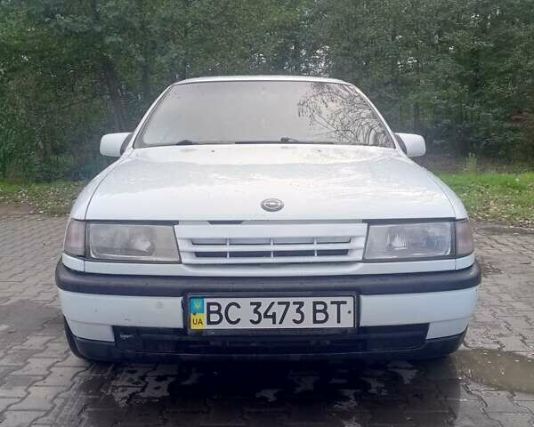 Белый Опель Вектра, объемом двигателя 2 л и пробегом 216 тыс. км за 1690 $, фото 18 на Automoto.ua
