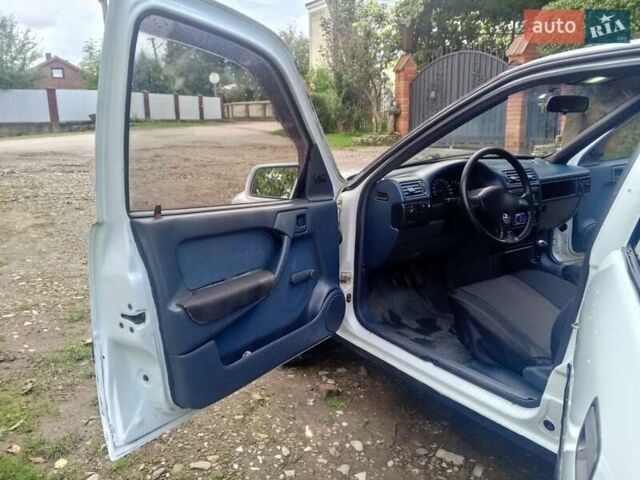 Белый Опель Вектра, объемом двигателя 2 л и пробегом 216 тыс. км за 1690 $, фото 15 на Automoto.ua