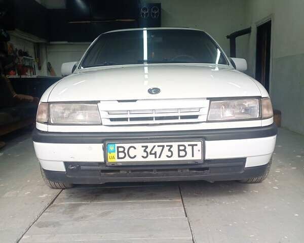 Белый Опель Вектра, объемом двигателя 2 л и пробегом 216 тыс. км за 1690 $, фото 32 на Automoto.ua