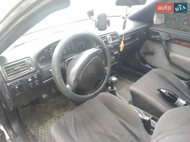Білий Опель Вектра, об'ємом двигуна 0 л та пробігом 246 тис. км за 1700 $, фото 4 на Automoto.ua