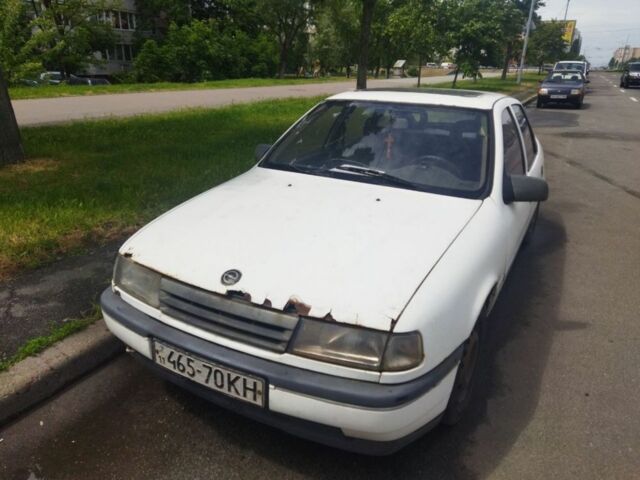 Белый Опель Вектра, объемом двигателя 2 л и пробегом 1 тыс. км за 400 $, фото 1 на Automoto.ua