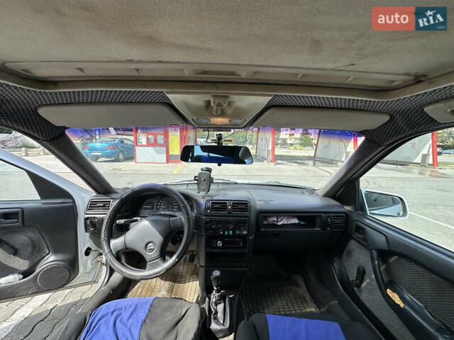 Белый Опель Вектра, объемом двигателя 0 л и пробегом 377 тыс. км за 1858 $, фото 7 на Automoto.ua