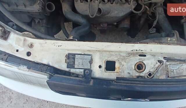 Білий Опель Вектра, об'ємом двигуна 1.6 л та пробігом 290 тис. км за 2500 $, фото 14 на Automoto.ua