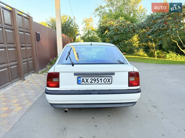 Білий Опель Вектра, об'ємом двигуна 1.6 л та пробігом 451 тис. км за 1750 $, фото 1 на Automoto.ua