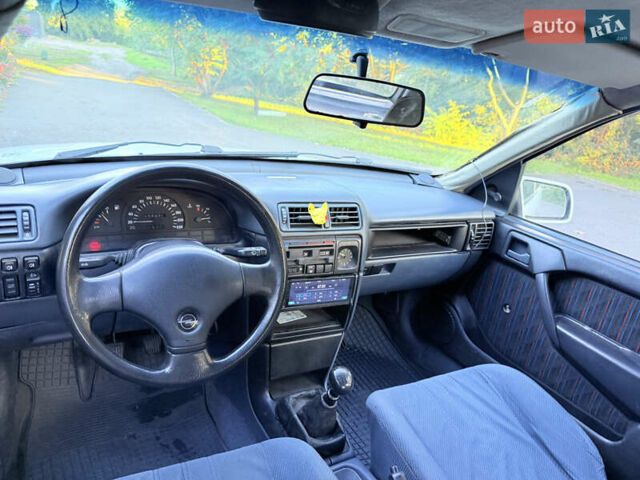 Білий Опель Вектра, об'ємом двигуна 1.6 л та пробігом 451 тис. км за 1750 $, фото 32 на Automoto.ua