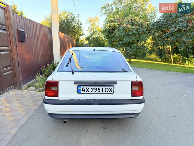 Білий Опель Вектра, об'ємом двигуна 1.6 л та пробігом 451 тис. км за 1750 $, фото 18 на Automoto.ua