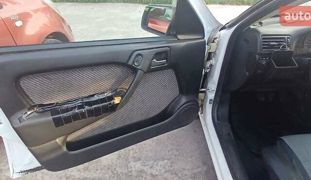 Білий Опель Вектра, об'ємом двигуна 1.6 л та пробігом 290 тис. км за 2500 $, фото 7 на Automoto.ua