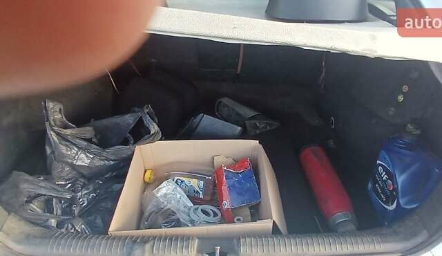 Білий Опель Вектра, об'ємом двигуна 1.6 л та пробігом 290 тис. км за 2500 $, фото 12 на Automoto.ua