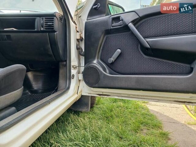 Белый Опель Вектра, объемом двигателя 1.8 л и пробегом 370 тыс. км за 2500 $, фото 17 на Automoto.ua