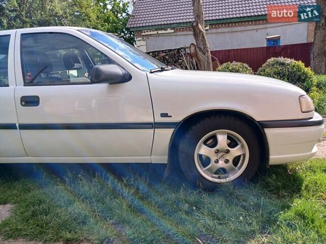 Белый Опель Вектра, объемом двигателя 1.8 л и пробегом 370 тыс. км за 2500 $, фото 4 на Automoto.ua