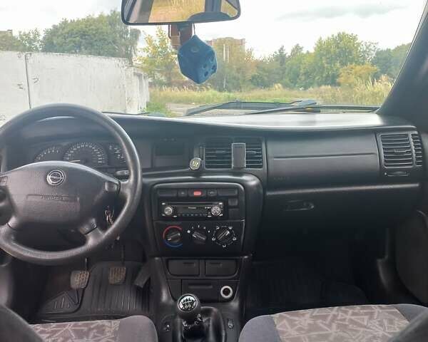 Опель Вектра 1996 в Львове на Automoto.ua Белый Опель Вектра, объемом двигателя 1.6 л и пробегом 294 тыс. км за 2200 $, фото 3 на Automoto.ua