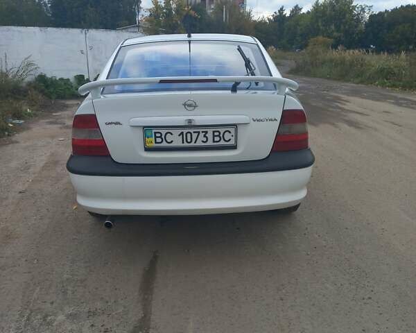 Опель Вектра 1996 в Львове на Automoto.ua Белый Опель Вектра, объемом двигателя 1.6 л и пробегом 294 тыс. км за 2200 $, фото 4 на Automoto.ua