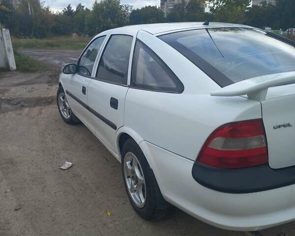 Опель Вектра 1996 в Львове на Automoto.ua Белый Опель Вектра, объемом двигателя 1.6 л и пробегом 294 тыс. км за 2200 $, фото 5 на Automoto.ua