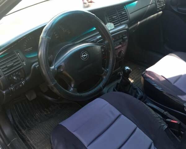 Опель Вектра 1998 в Ровно на Automoto.ua Белый Опель Вектра, объемом двигателя 1.6 л и пробегом 400 тыс. км за 1800 $, фото 4 на Automoto.ua