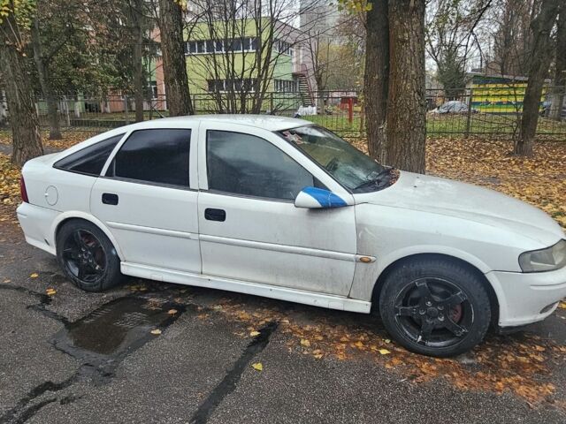 Белый Опель Вектра, объемом двигателя 0 л и пробегом 234 тыс. км за 714 $, фото 1 на Automoto.ua