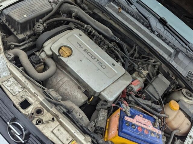 Бежевый Опель Вектра, объемом двигателя 1.6 л и пробегом 300 тыс. км за 2400 $, фото 2 на Automoto.ua