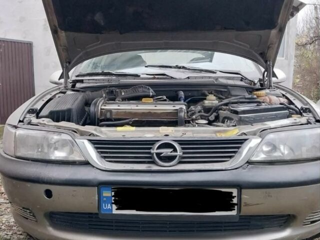 Бежевый Опель Вектра, объемом двигателя 2 л и пробегом 500 тыс. км за 1900 $, фото 2 на Automoto.ua