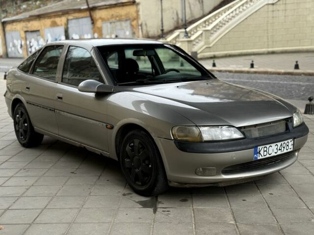 Бежевый Опель Вектра, объемом двигателя 0 л и пробегом 300 тыс. км за 1000 $, фото 2 на Automoto.ua