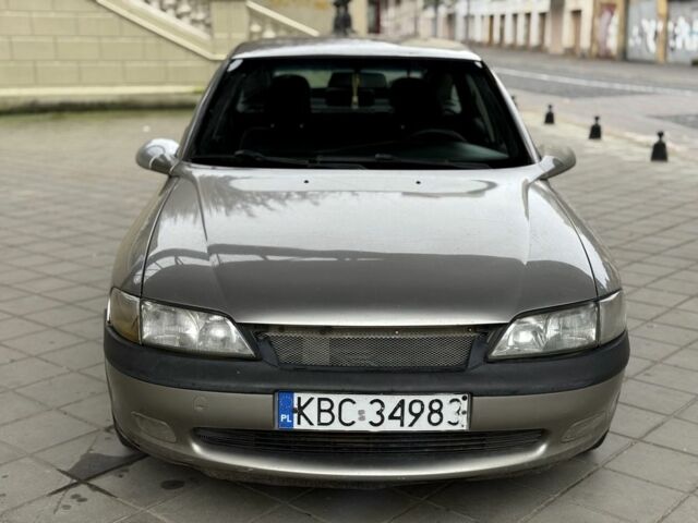 Бежевый Опель Вектра, объемом двигателя 1.6 л и пробегом 300 тыс. км за 900 $, фото 1 на Automoto.ua