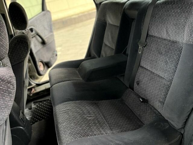 Бежевый Опель Вектра, объемом двигателя 0 л и пробегом 300 тыс. км за 1000 $, фото 8 на Automoto.ua